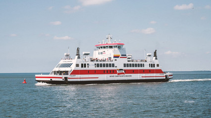 wdr_unternehmen_unsere-schiffe_Autofaehr-Passagiermotorschiff-Uthlande-5